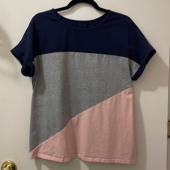 Color Block Short Sleeve Top - Picture 4 of 9